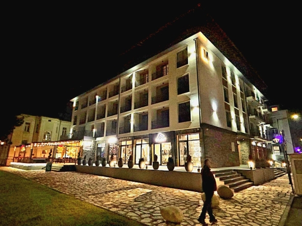 Дава се под наем Многостаен апартамент в Разлог - 97 кв.м за 357 € - Снимка #1