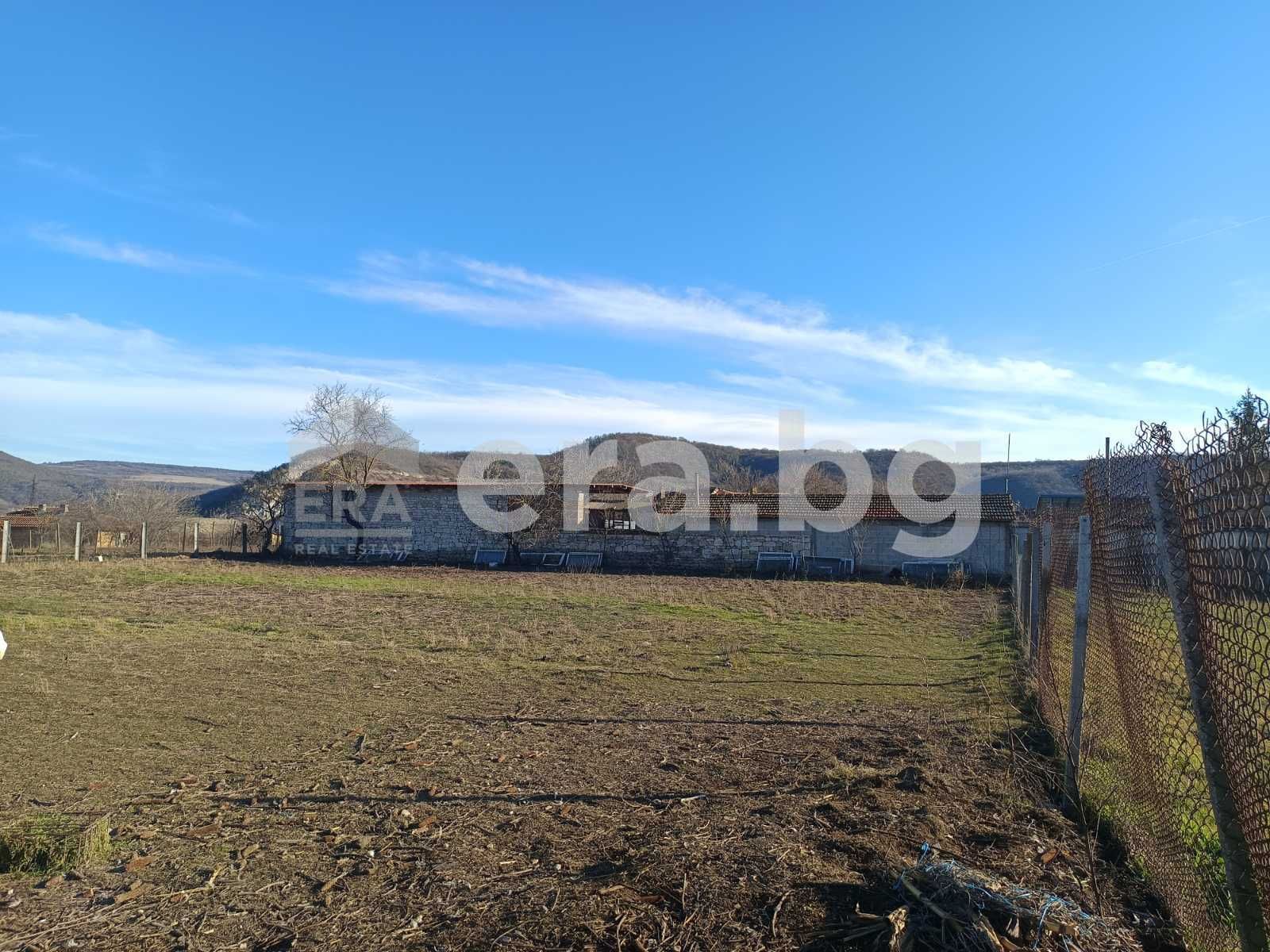 Парцел в с. Тръстиково, Област Варна - 1100 кв.м за 11 €/кв.м - Снимка #1