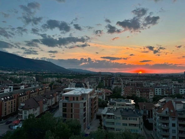 Тристаен апартамент в София, Студентски град - 102 кв.м за 2304 €/кв.м - Снимка #1