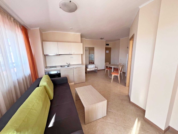 Двустаен апартамент в к.к. Слънчев бряг - 67 кв.м за 1083 €/кв.м - Снимка #1