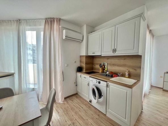 Двустаен апартамент в к.к. Слънчев бряг - 72 кв.м за 875 €/кв.м - Снимка #1