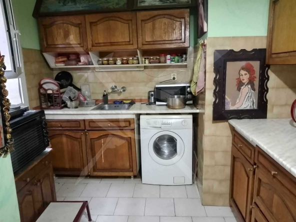 Дава се под наем Тристаен апартамент в София, Хладилника - 80 кв.м за 600 € - Снимка #1