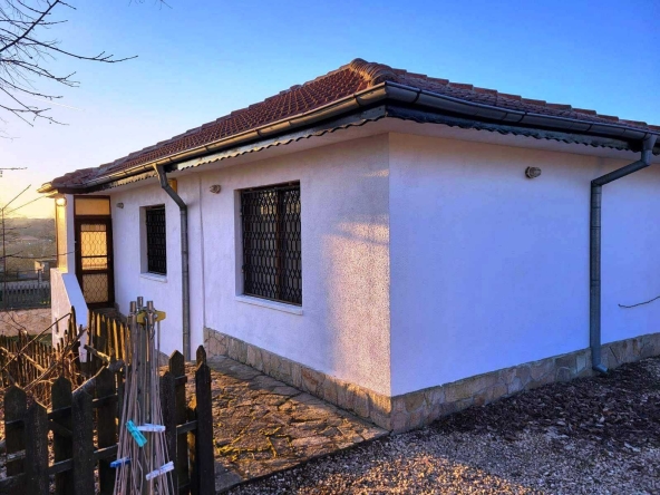 Къща в с. Николаевка, Област Варна - 115 кв.м за 1000 €/кв.м - Снимка #1