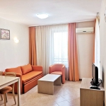 Двустаен апартамент в к.к. Слънчев бряг - 55 кв.м за 1291 €/кв.м - Снимка #1