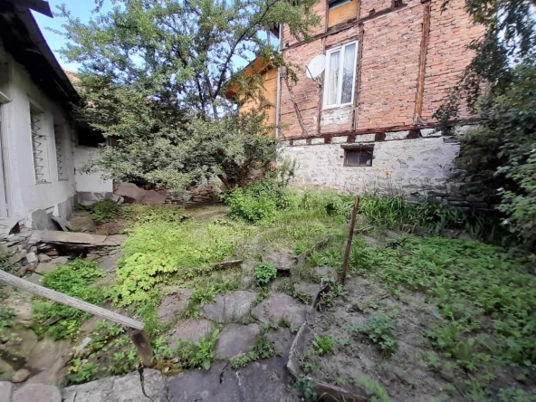 Къща в Батак - 450 кв.м за 200 €/кв.м - Снимка #1