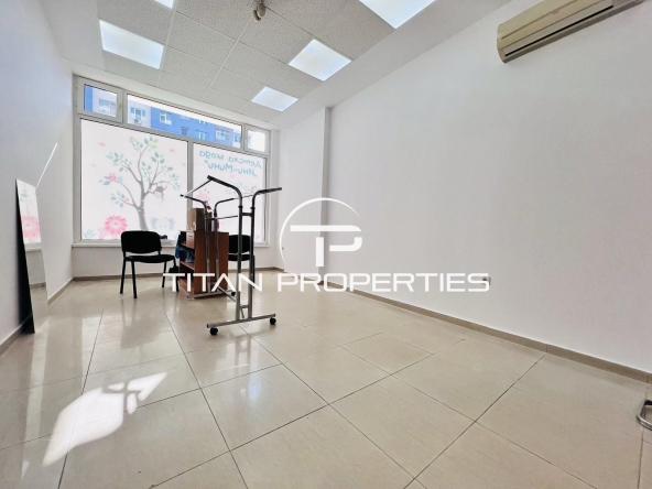 Дава се под наем Магазин в Бургас, Славейков - 22 кв.м за 204 € - Снимка #1