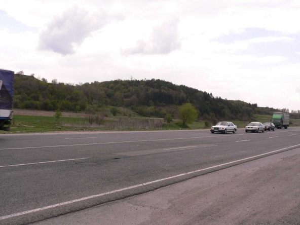 Земеделски имот в с. Усойка, Област Кюстендил -  кв.м за 16125 €/дка - Снимка #1