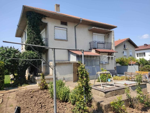 Къща в с. Дончево, Област Добрич - 400 кв.м за 400 €/кв.м - Снимка #1