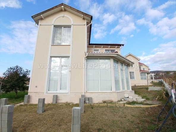 Къща в с. Кошарица, Област Бургас - 132 кв.м за 1137 €/кв.м - Снимка #1