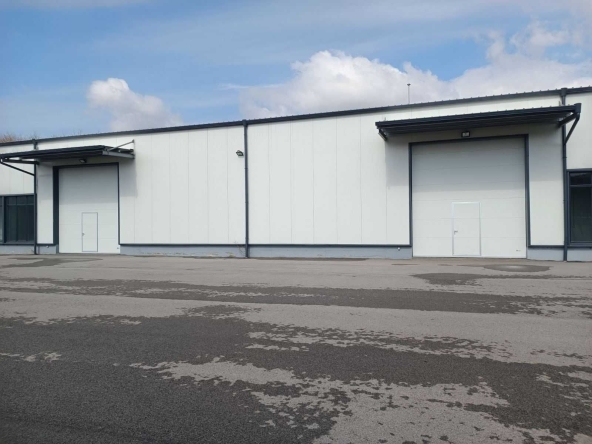 Дава се под наем Склад в с. Нови хан, Област София-област - 498 кв.м за 2390 € - Снимка #1