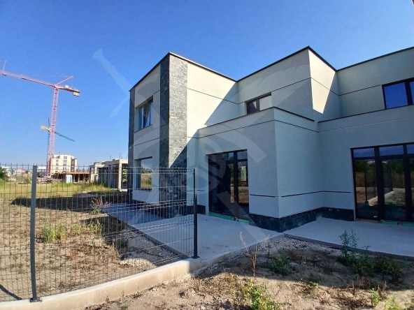 Къща в Пловдив, Беломорски - 312 кв.м за 1026 €/кв.м - Снимка #1