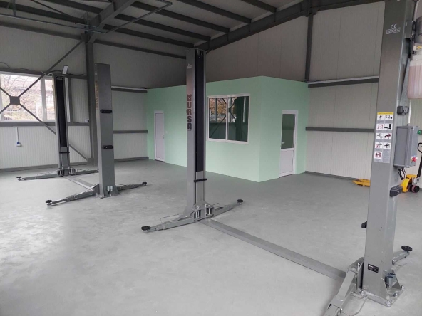 Дава се под наем Промишлена сграда в Казанлък - 104 кв.м за 612 € - Снимка #1