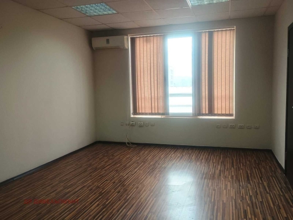 Дава се под наем Офис в София, Враждебна - 100 кв.м за 509.49 € - Снимка #1