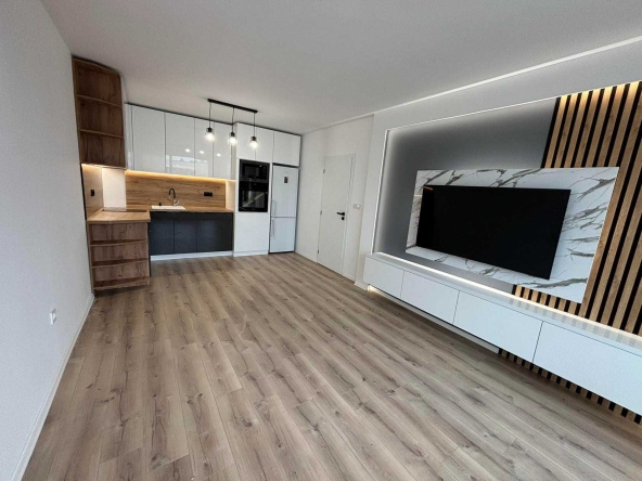 Тристаен апартамент в Пловдив, Остромила - 90 кв.м за 873 €/кв.м - Снимка #1