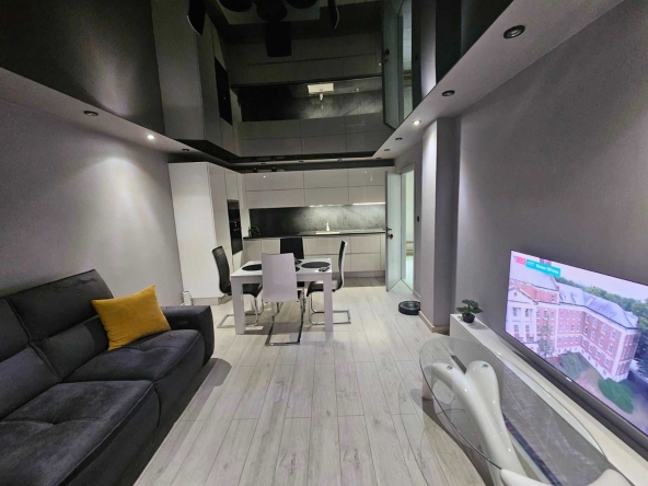 Тристаен апартамент в Пловдив, Младежки Хълм - 98 кв.м за 2439 €/кв.м - Снимка #1