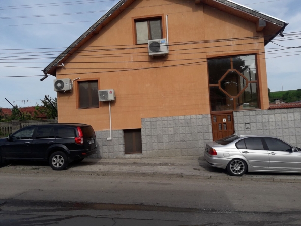 Къща в Русе, Централен южен район - 600 кв.м за 725 €/кв.м - Снимка #1