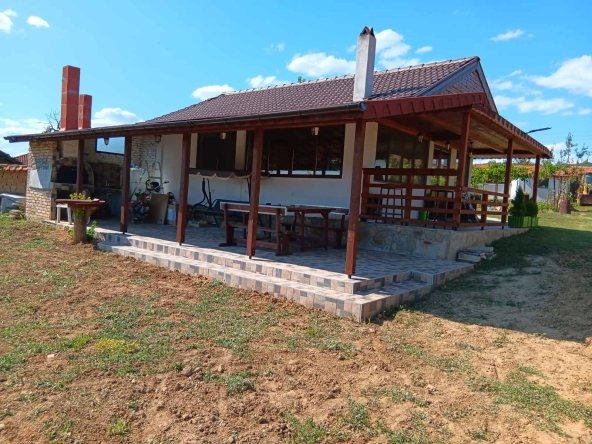 Къща в Варна, Христо Ботев - 80 кв.м за 2250 €/кв.м - Снимка #1