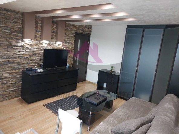 Дава се под наем Двустаен апартамент в Варна, Гръцка махала - 45 кв.м за 450 € - Снимка #1