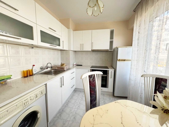 Тристаен апартамент в Велико Търново, Бузлуджа - 82 кв.м за 1330 €/кв.м - Снимка #1