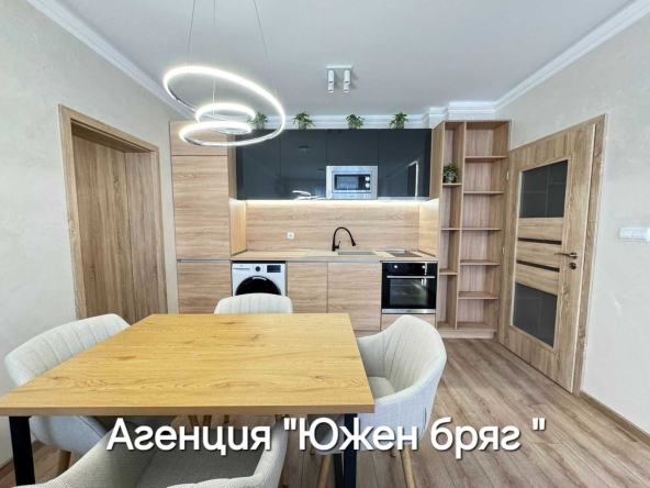 Дава се под наем Тристаен апартамент в Шумен, Пазара - 87 кв.м за 504.9 € - Снимка #1