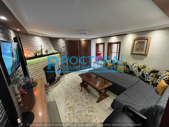 Къща в Търговище, Вилна зона - 75 кв.м за 1048 €/кв.м - Снимка #1