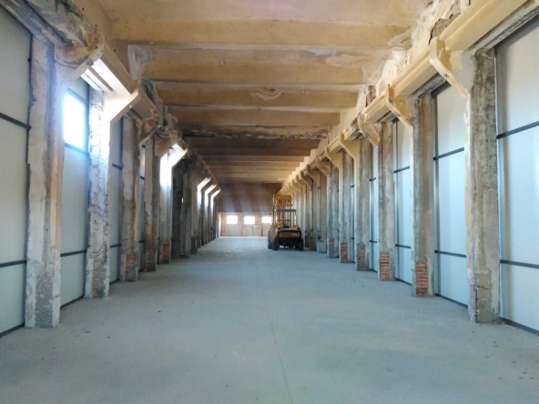 Дава се под наем Склад в с. Цалапица, Област Пловдив - 600 кв.м за 1836 € - Снимка #1