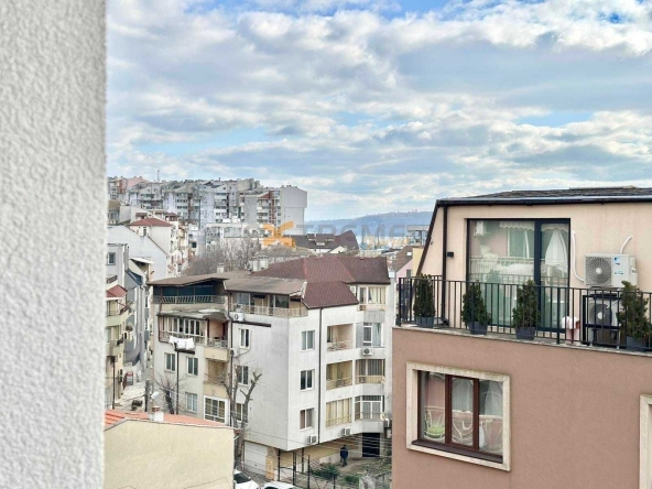 Тристаен апартамент в Варна, Погреби - 97 кв.м за 1568 €/кв.м - Снимка #1