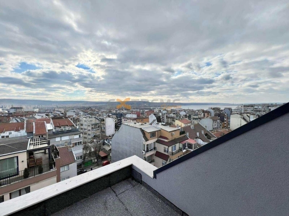 Тристаен апартамент в Варна, Погреби - 124 кв.м за 1500 €/кв.м - Снимка #1