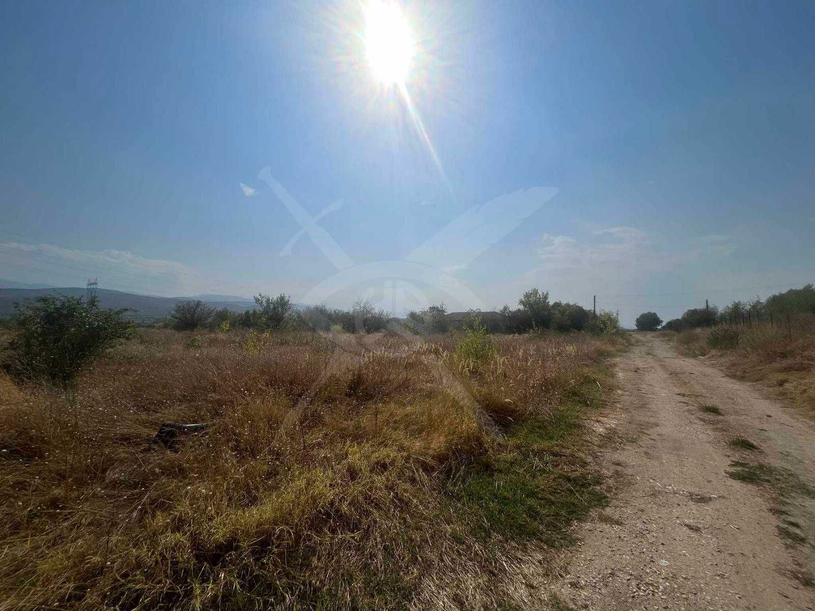 Парцел в с. Златитрап, Област Пловдив - 3700 кв.м за 29 €/кв.м - Снимка #1