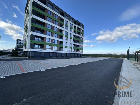 Тристаен апартамент в Бургас, Изгрев - 109 кв.м за 2097 €/кв.м - Снимка #1