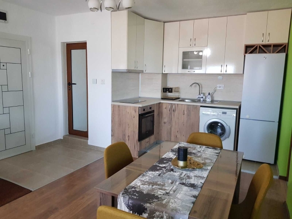 Дава се под наем Двустаен апартамент в Петрич - 60 кв.м за 255 € - Снимка #1