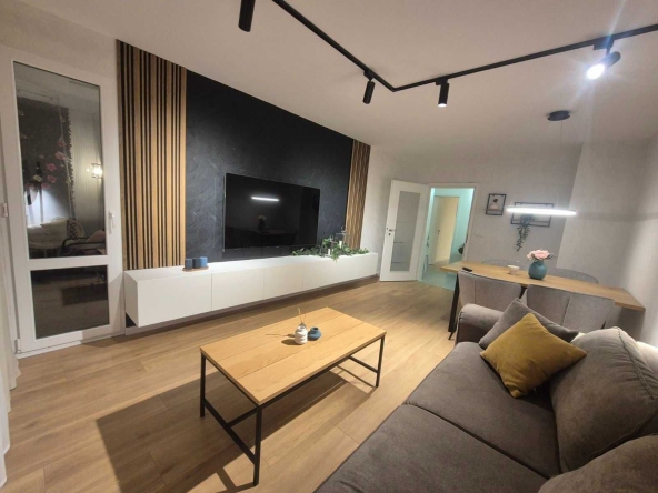 Четиристаен апартамент в Плевен, Дружба 3 - 84 кв.м за 1354 €/кв.м - Снимка #1