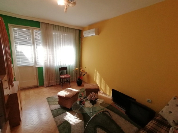 Дава се под наем Тристаен апартамент в Асеновград - 90 кв.м за 306 € - Снимка #1