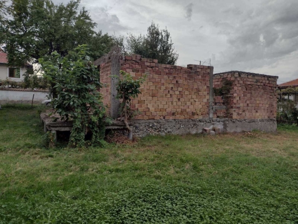 Парцел в Карлово - 740 кв.м за 35 €/кв.м - Снимка #1