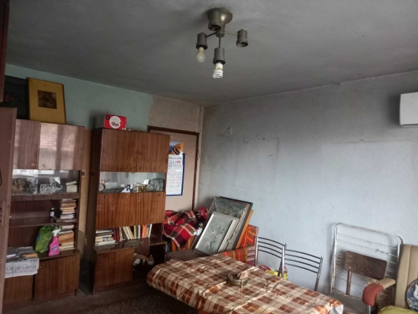 Двустаен апартамент в Разград, Варош - 50 кв.м за 1071 €/кв.м - Снимка #1