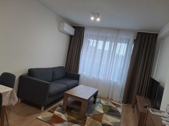 Дава се под наем Тристаен апартамент в Пловдив, Център - 90 кв.м за 765 € - Снимка #1