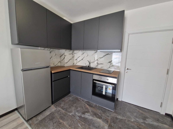 Дава се под наем Двустаен апартамент в София, Студентски град - 78 кв.м за 699 € - Снимка #1