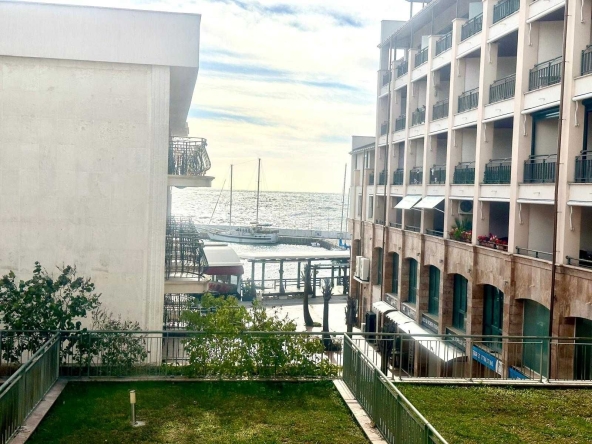 Тристаен апартамент в Балчик - 138 кв.м за 1196 €/кв.м - Снимка #1