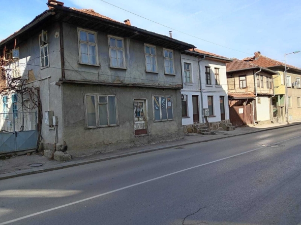 Къща в Троян - 215 кв.м за 884 €/кв.м - Снимка #1