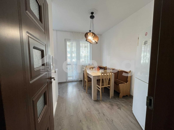 Дава се под наем Четиристаен апартамент в Варна, Лятно кино Тракия - 102 кв.м за 765 € - Снимка #1