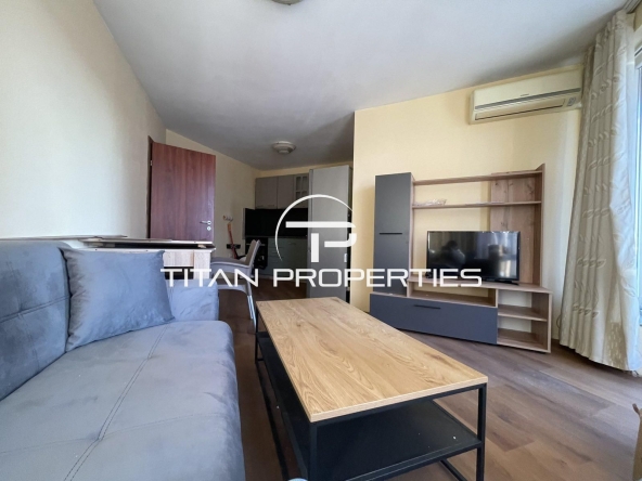 Дава се под наем Тристаен апартамент в Бургас, Славейков - 72 кв.м за 561 € - Снимка #1