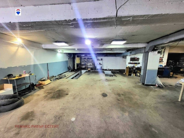 Промишлена сграда в Русе, Ялта - 280 кв.м за 625 €/кв.м - Снимка #1