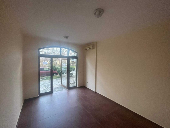 Офис в к.к. Слънчев бряг - 29 кв.м за 966 €/кв.м - Снимка #1