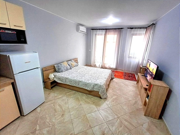 Дава се под наем Едностаен апартамент в Варна, Бриз - 35 кв.м за 400 € - Снимка #1