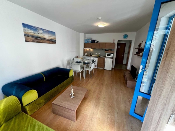 Двустаен апартамент в к.к. Слънчев бряг - 72 кв.м за 1181 €/кв.м - Снимка #1