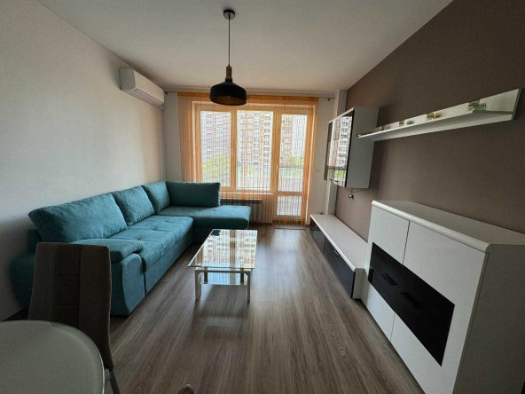 Двустаен апартамент в Плевен, Идеален център - 72 кв.м за 2056 €/кв.м - Снимка #1