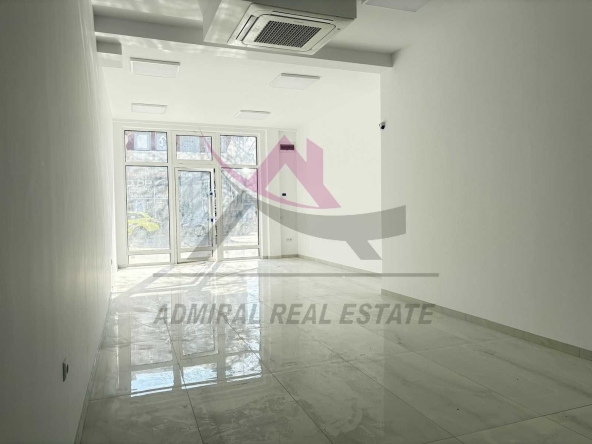 Дава се под наем Магазин в Варна, Център - 110 кв.м за 5500 € - Снимка #1