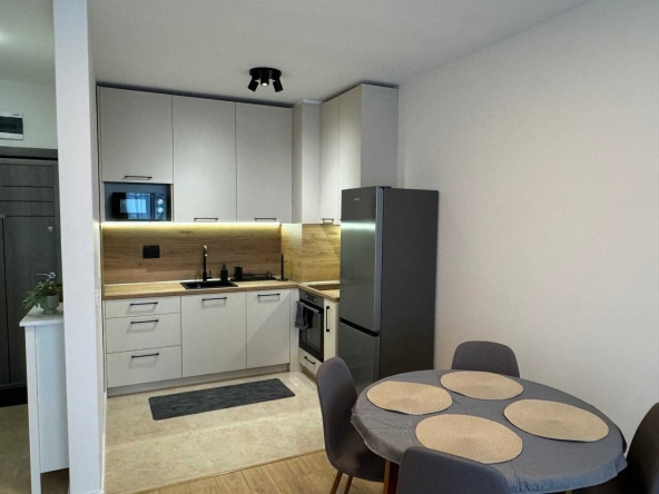 Дава се под наем Двустаен апартамент в София, Връбница 2 - 70 кв.м за 600 € - Снимка #1