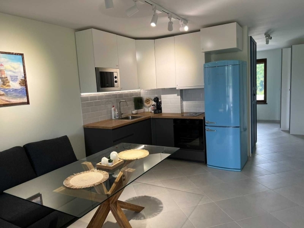 Дава се под наем Двустаен апартамент в Пловдив, Коматево - 55 кв.м за 420 € - Снимка #1