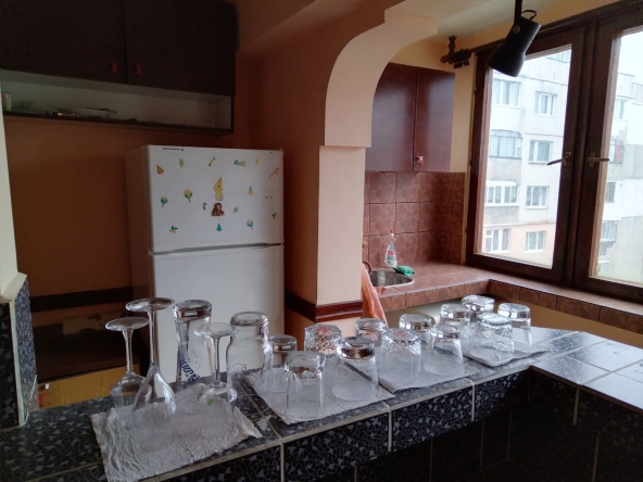 Дава се под наем Двустаен апартамент в Перник, Тева - 65 кв.м за 67320 € - Снимка #1